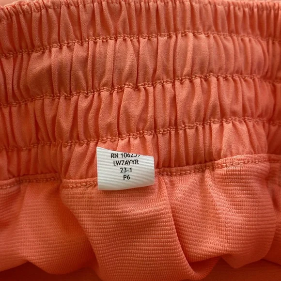 Lululemon Sunny Coral Hotty Hot High Rise 2.5 Inseam. 6 - Picture 4 of 6
